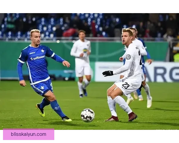 德甲鲁尔德比精彩再现，双方状态持续提升引人关注