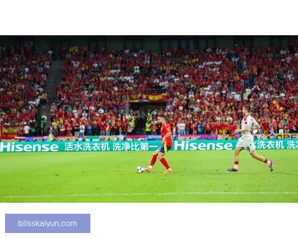 帕雷德斯在罗马的表现持续稳健，备受关注助力球队竞争力增强