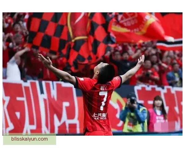 上海海港持续保持不败纪录，状态稳健，展现出强大的竞争力。