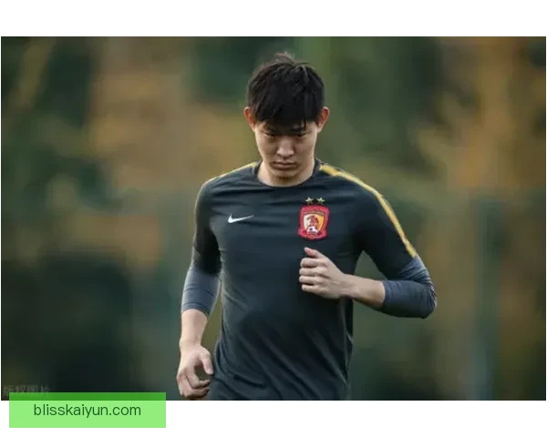 广州队青年队新星近期表现稳健，持续提升备受期待